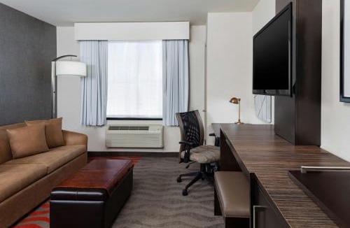 Travis - Chelsea Hotel | Fairfield Inn & Suites by Marriott New York Staten Island