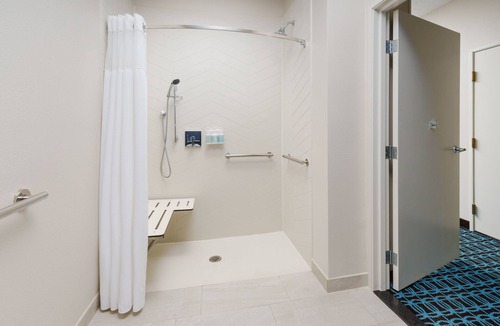 College Park Hotel | Fairfield Inn & Suites Houston The Woodlands
