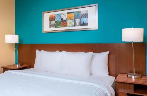 Victoria Hotel | Fairfield Inn & Suites Victoria