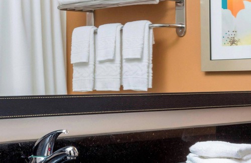 Victoria Hotel | Fairfield Inn & Suites Victoria