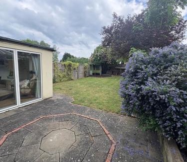 Kettering House | Fairfield Large 4 Bed Log Fire