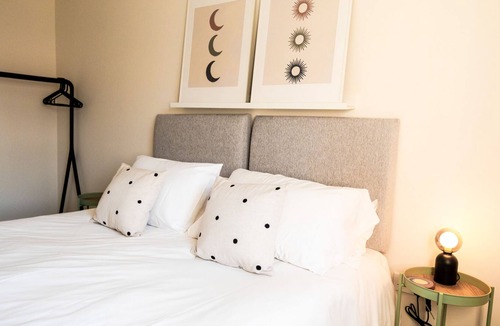 Milton Keynes Apartment | Fairfields 2 Bedroom Home Free parking