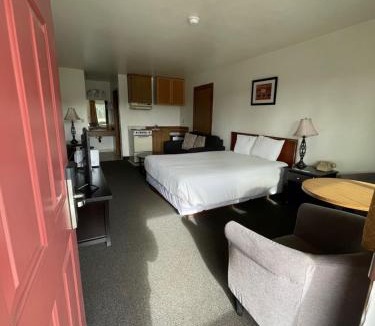 Monroe Hotel | Fairground Inn