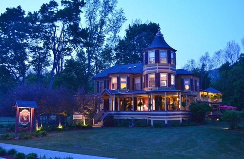 Hunter Bed & Breakfast | Fairlawn Inn