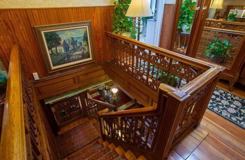 Hunter Bed & Breakfast | Fairlawn Inn