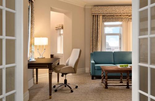 Byward Market - Parliament Hill Hotel | Fairmont Chateau Laurier Gold Experience