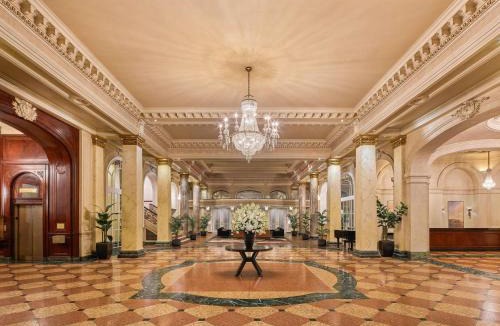 Downtown Calgary Hotel | Fairmont Palliser