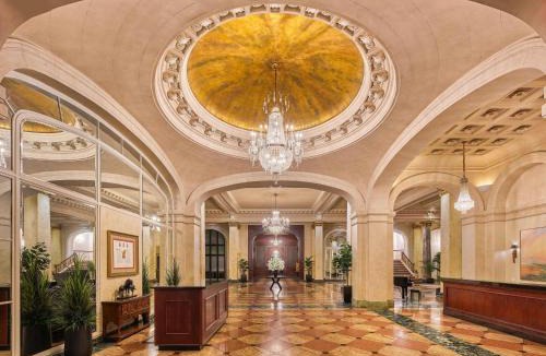 Downtown Calgary Hotel | Fairmont Palliser