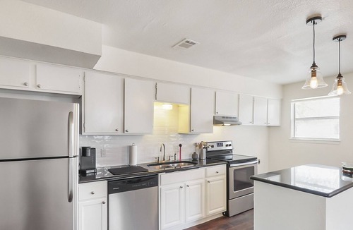Fairmount House | Fairmount Bungalow - 5 min from hospitals, downtown