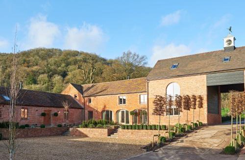 Moreton House | Fairoaks Barns