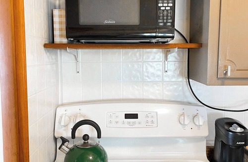 Perinton Apartment | Fairport Village Original Airbnb /Walkable Village Studio