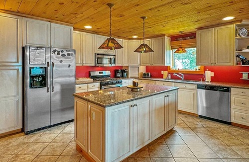 Town of Webb House | Fairview Lodge on 4th Lake