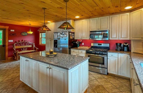Town of Webb House | Fairview Lodge on 4th Lake
