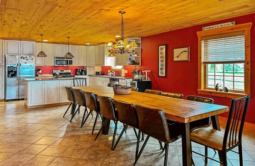 Town of Webb House | Fairview Lodge on 4th Lake