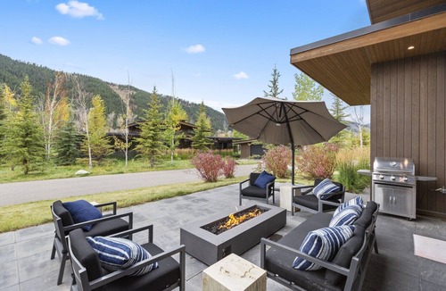 Hoback Junction House | Fairway 3, stunning Snake River home