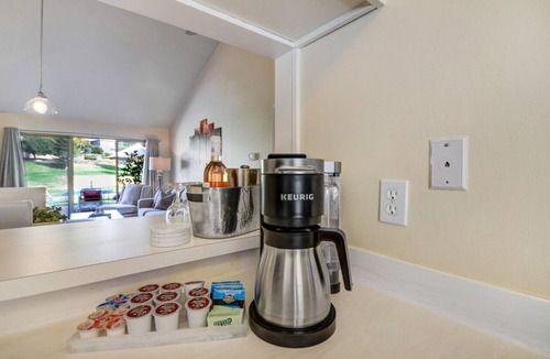 Napa Condo | Fairway Escape | BBQ | Cozy Firepit