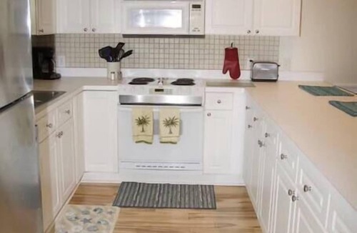 Central Myrtle Beach Apartment | Fairway to the Beach