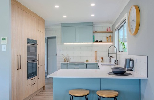 Rotorua House | Fairway Views - Golf Course location with Spa Pool