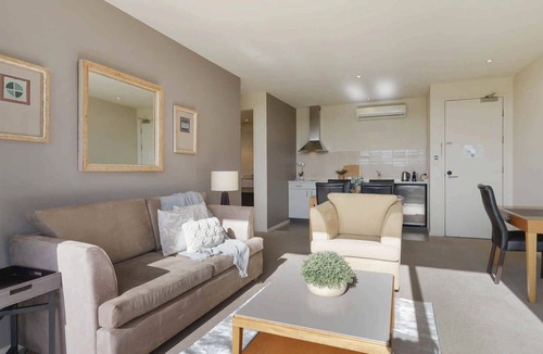 Fingal Apartment | Fairway Views – Moonah Apartment 24