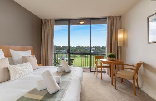 Fingal Apartment | Fairway Views – Moonah Apartment 23