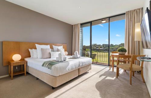 Fingal Apartment | Fairway Views – Moonah Apartment 23