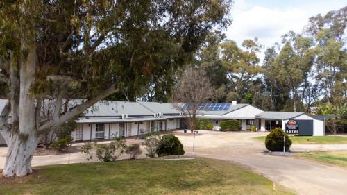 Tocumwal Hotel | Fairway Views Motor Inn