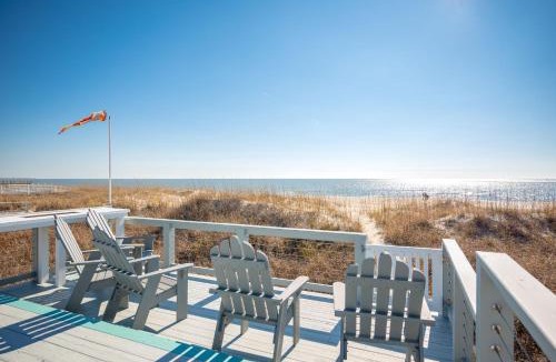 Caswell Beach House | Fairwinds by Oak Island Accommodations