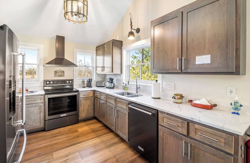Keene Cottage | Fairwood Cottage-Exceptional 1BR Cottage Minutes From Charlottesville & Wineries