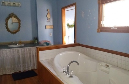 Trenton Bed & Breakfast | Fairy Garden Suite