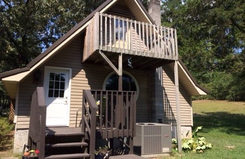 Chickamauga Cottage | Fairytale cottage in Chickamauga, GA