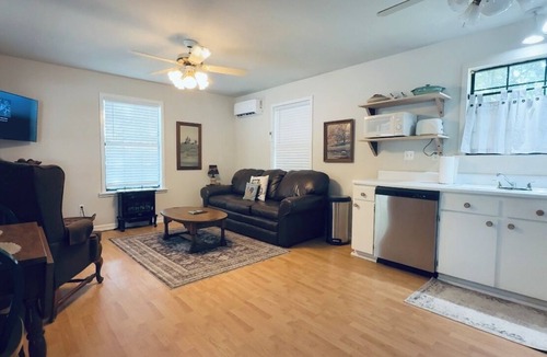 Mentone Other | Faith Family Farmhouse | Guest Cottage | Farm | Fire Pit | WiFi | Dog Friendly