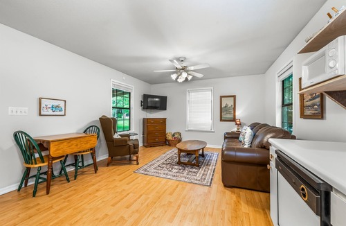Mentone Other | Faith Family Farmhouse | Guest Cottage | Farm | Fire Pit | WiFi | Dog Friendly