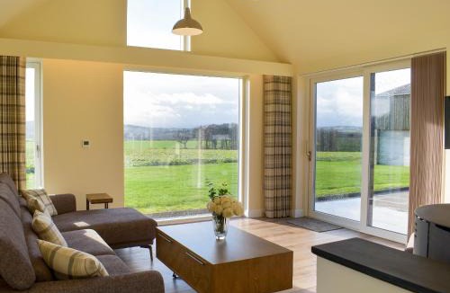 Linlithgow House | Falcon Cottage