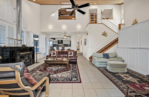 Clearlake House | Falcon Haven