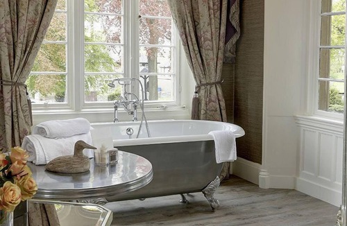 Settle Hotel | Falcon Manor Hotel