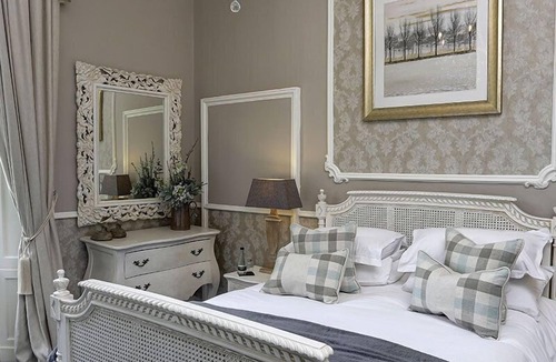 Settle Hotel | Falcon Manor Hotel