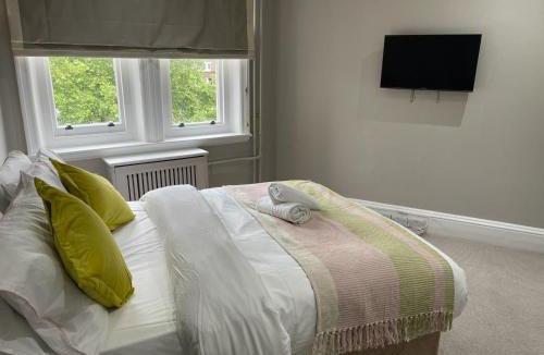 Lancaster Gate Apartment | Falcon suits