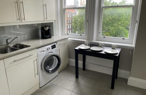 Lancaster Gate Apartment | Falcon suits