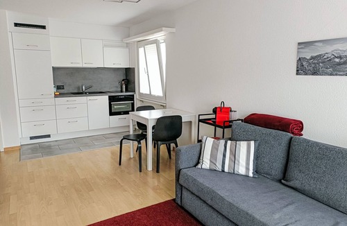 Maienfeld Apartment | Falknis in Maienfeld mit Bergblick by Interhome