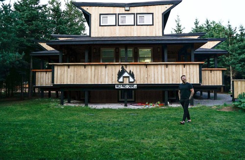 Belfast Cabin | Fall Cabin