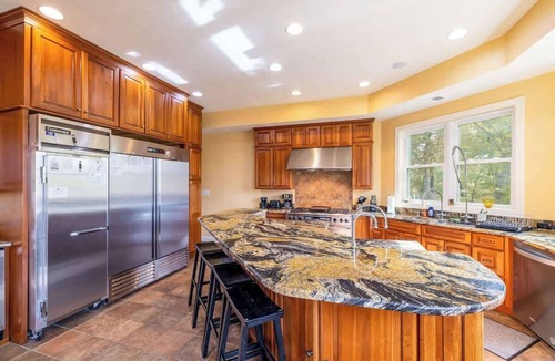 Bentonville House | Fall Colors~Spacious~Hot Tub~Riverfront~Hiking