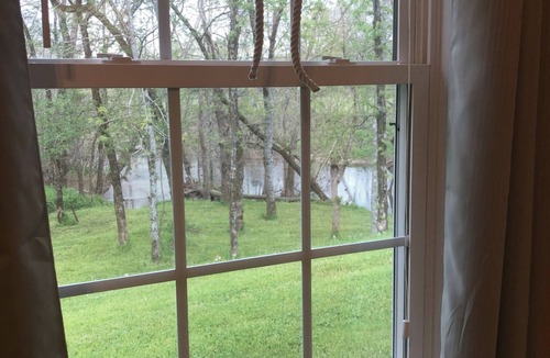 Murfreesboro House | Fall Creek Cottage - Near I-840 and minutes to Superspeedway and Siegel Soccer.