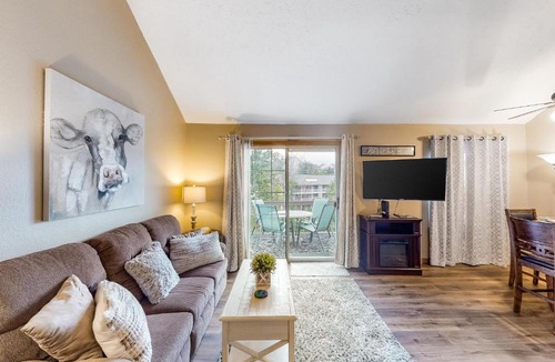 Table Rock House | Fall Creek Resort & Pond View Retreat