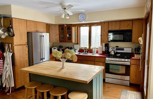 Ghent House | Fall Foliage Retreat – 4BR/3BA Hillside Home Near Berkshires, Sleeps 8