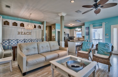 Clipper Cove House | FALL & HOLIDAYS Available! 5 bdrm, 4 bath - Private Pool, Lounge&Dining Area