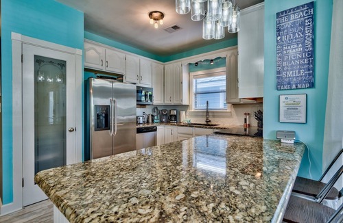 Clipper Cove House | FALL & HOLIDAYS Available! 5 bdrm, 4 bath - Private Pool, Lounge&Dining Area
