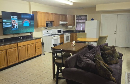 Windsor Apartment | Fall in Love with New England Charm this Fall!