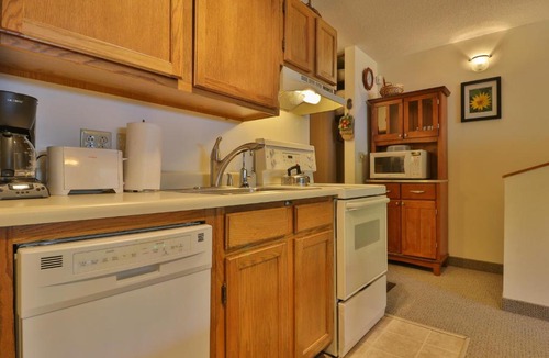 Sunday River Area Hotel | Fall Line E102