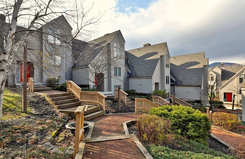 Killington Condo | Fall Line Small Studio - Perfect for Two - On Shuttle Route w/Amenities B4A