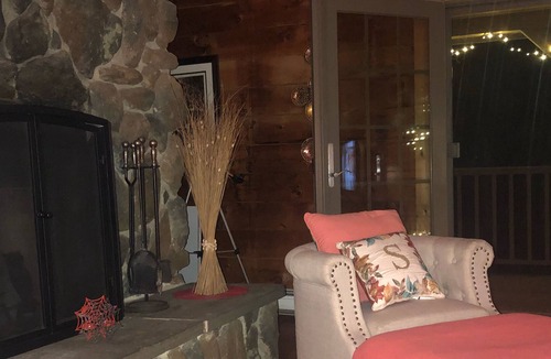 Osbornsville Cabin | Fall Mini Stays now being Accepted $270 a night